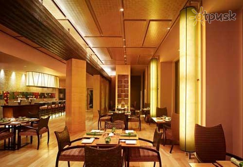 Фото отеля The Gateway Hotel Marine Drive Ernakulam 5* Керала Индия бары и рестораны