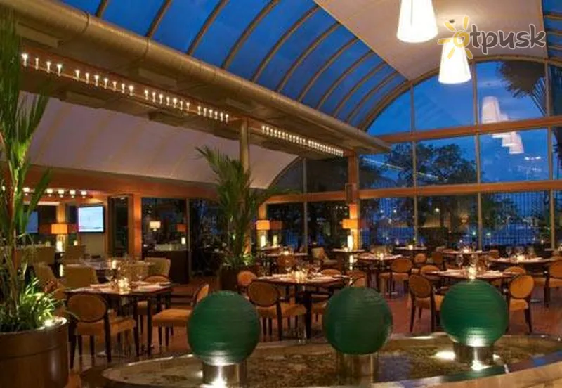 Фото отеля The Gateway Hotel Marine Drive Ernakulam 5* Kerala Indija bāri un restorāni