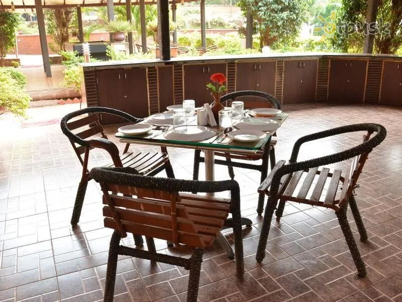 Фото отеля Sun City Resort 4* Північний Гоа Індія бари та ресторани