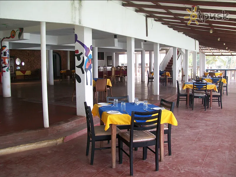 Фото отеля Miltons Beach Resort 2* Унаватуна Шри-Ланка бары и рестораны