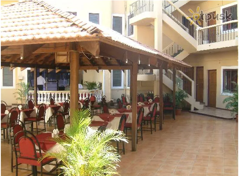 Фото отеля Silla Goa Resort 3* Північний Гоа Індія бари та ресторани