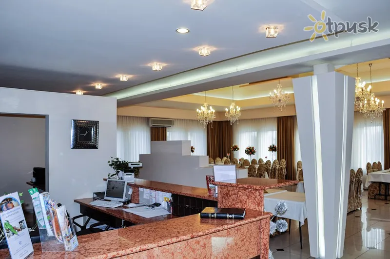 Фото отеля Junior Hotel 3* Краков Польша лобби и интерьер