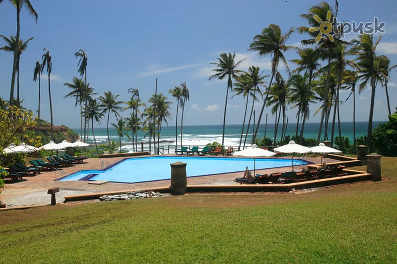 Фото отеля Barberyn Beach Ayurveda Resort 4* Велігама Шрі Ланка екстер'єр та басейни