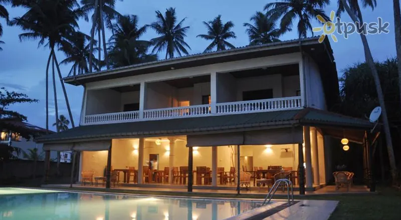Фото отеля Crystal Villa 3* Велігама Шрі Ланка екстер'єр та басейни