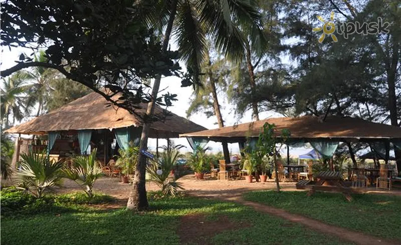 Фото отеля Montego Bay Beach Village 3* Šiaurės Goa Indija išorė ir baseinai
