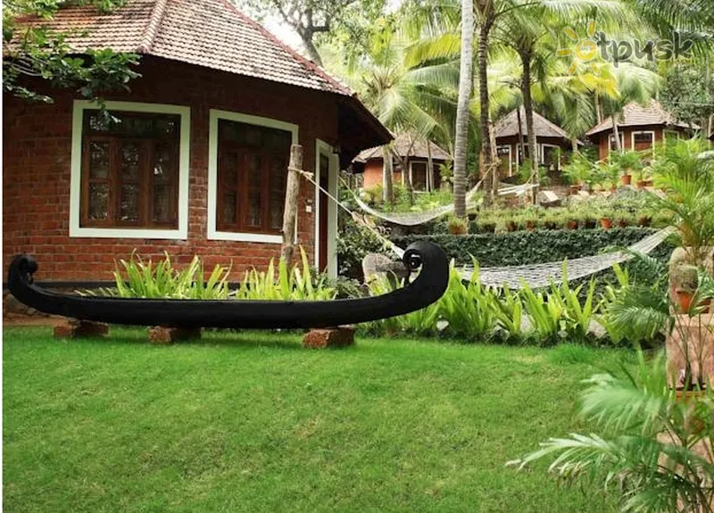 Фото отеля Manaltheeram Ayurveda Beach Village 3* Kerala Indija išorė ir baseinai