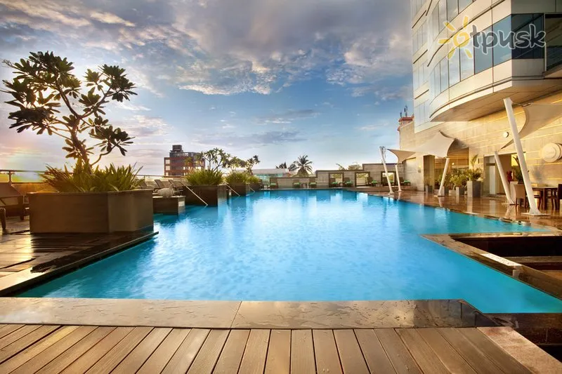 Фото отеля Holiday Inn Cochin 5* Керала Індія екстер'єр та басейни
