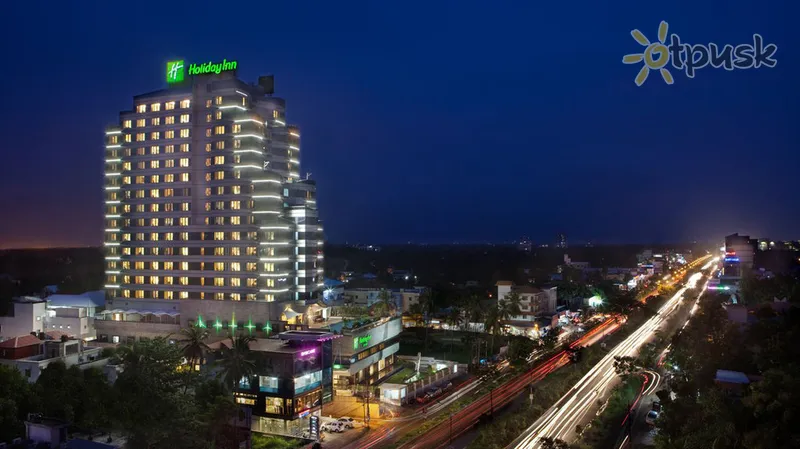 Фото отеля Holiday Inn Cochin 5* Керала Индия экстерьер и бассейны