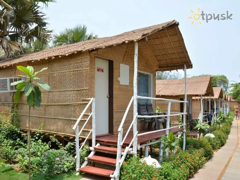 Фото отеля Estrela Do Mar Beach Resort 3* Šiaurės Goa Indija išorė ir baseinai