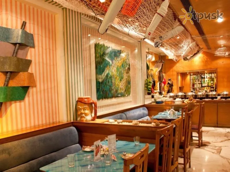 Фото отеля The Ambassador 4* Bombėjus (Mumbajus) Indija barai ir restoranai