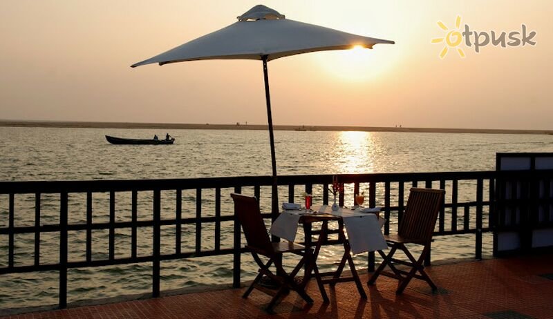 Фото отеля Estuary Island 4* Керала Индия бары и рестораны