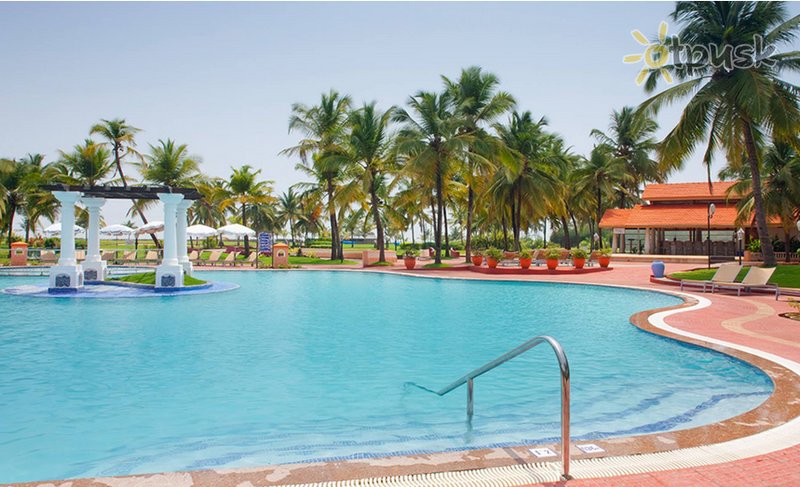 Фото отеля Holiday Inn Resort 5* Южный Гоа Индия экстерьер и бассейны