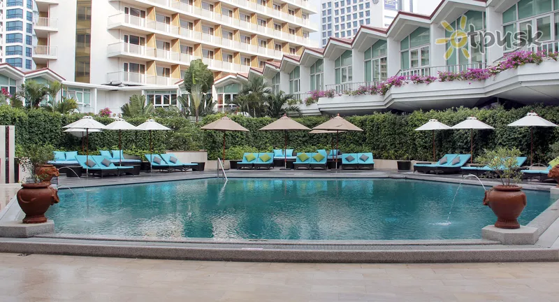 Фото отеля Dusit Thani Bangkok Hotel 5* Бангкок Таиланд экстерьер и бассейны