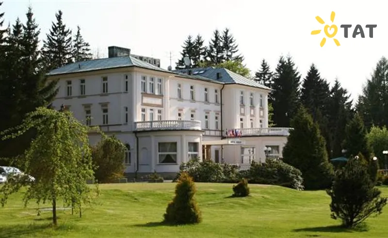 Фото отеля Golf Parkhotel 4* Маріанське-Лазне Чехія екстер'єр та басейни
