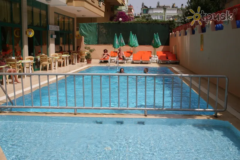 Фото отеля Kleopatra Gondola Suit Hotel 3* Alanja Turcija ārpuse un baseini