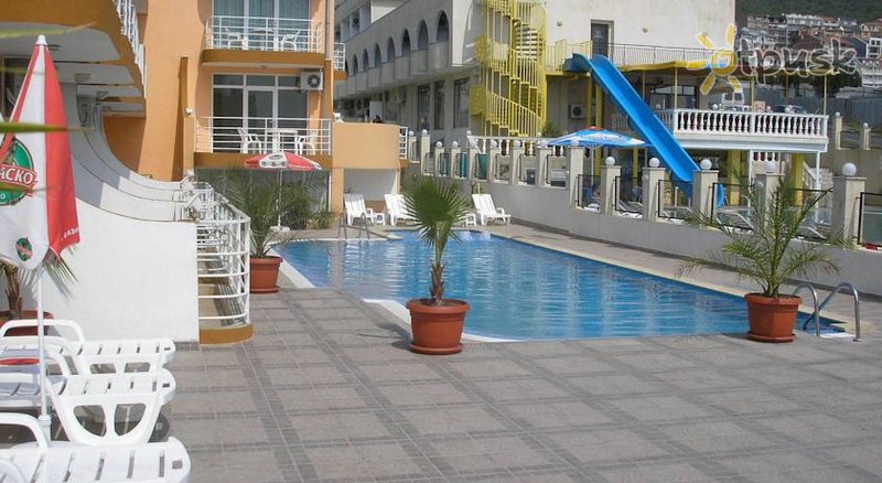 Фото отеля Santorini Family Hotel 3* Святой Влас Болгария экстерьер и бассейны