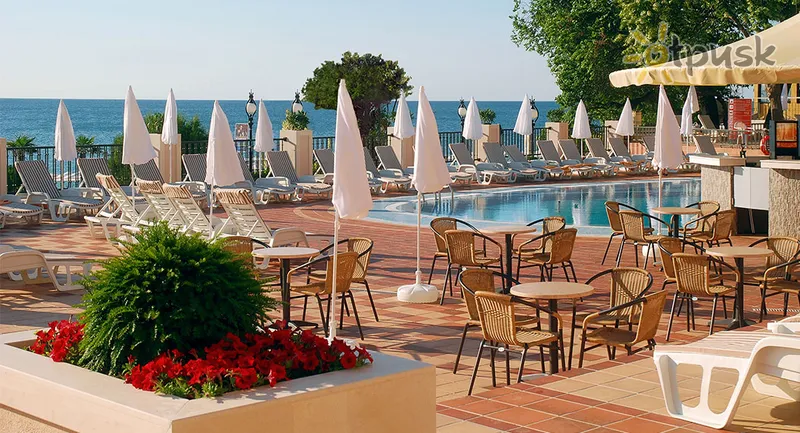 Фото отеля Grifid Vistamar Hotel 4* Auksinės smiltys Bulgarija barai ir restoranai