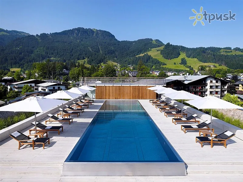 Фото отеля Schwarzer Adler 4* Kicbiuhelis Austrija išorė ir baseinai