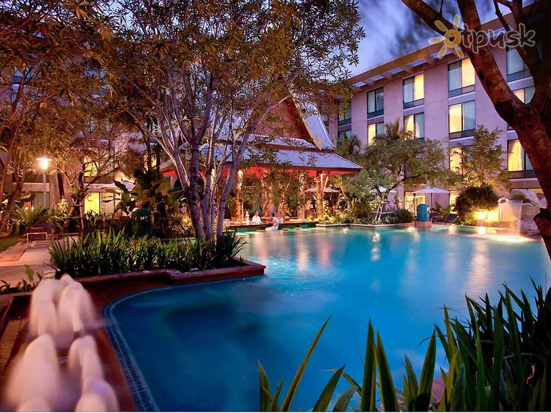Фото отеля Novotel Suvarnabhumi Airport Hotel 4* Бангкок Таїланд екстер'єр та басейни