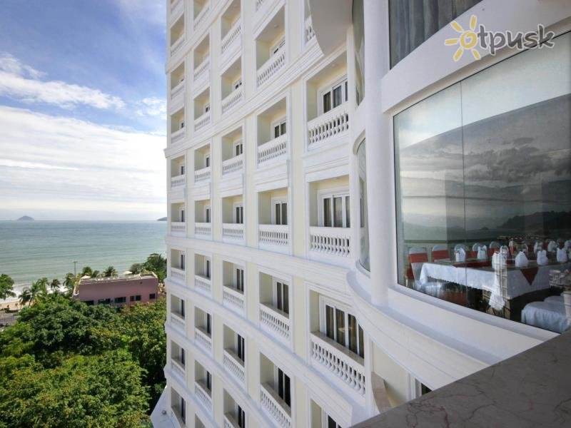 Фото отеля Nha Trang Palace 4* Нячанг Вьетнам экстерьер и бассейны