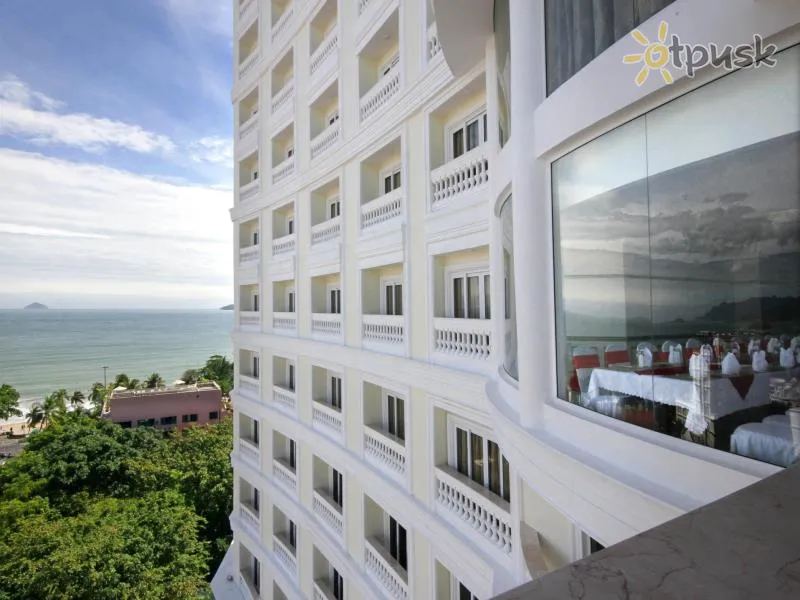 Фото отеля Nha Trang Palace 4* Нячанг В'єтнам екстер'єр та басейни