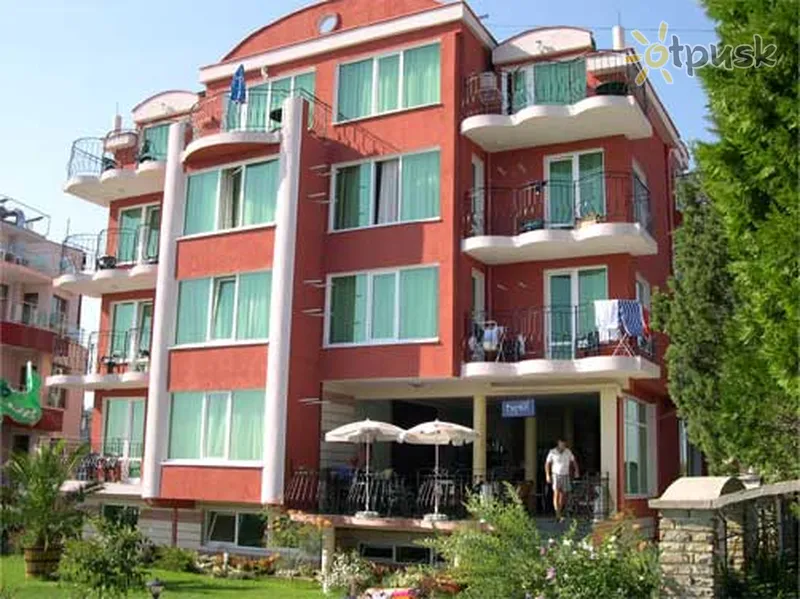 Фото отеля Discrete 2* Несебр Болгарія екстер'єр та басейни