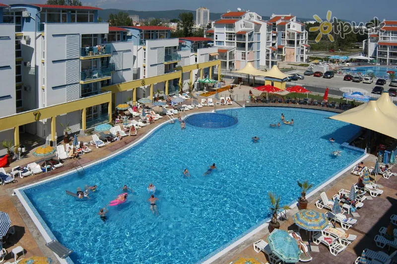 Фото отеля Elit 4 Apartments 3* Saulainā pludmale Bulgārija ārpuse un baseini