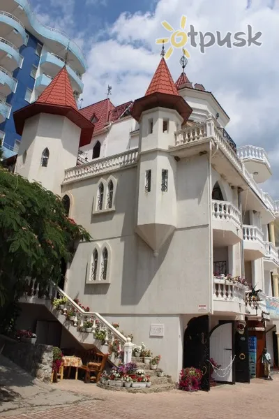 Фото отеля Эллинг Леонардо 4* Утес Крым экстерьер и бассейны