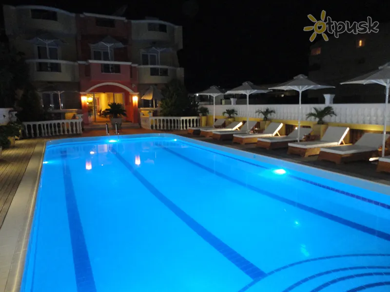 Фото отеля Cristina Maris Hotel 3* Loutraki Graikija išorė ir baseinai