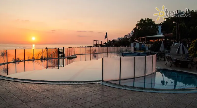 Фото отеля Caravel Suites 4* Zakintas Graikija išorė ir baseinai