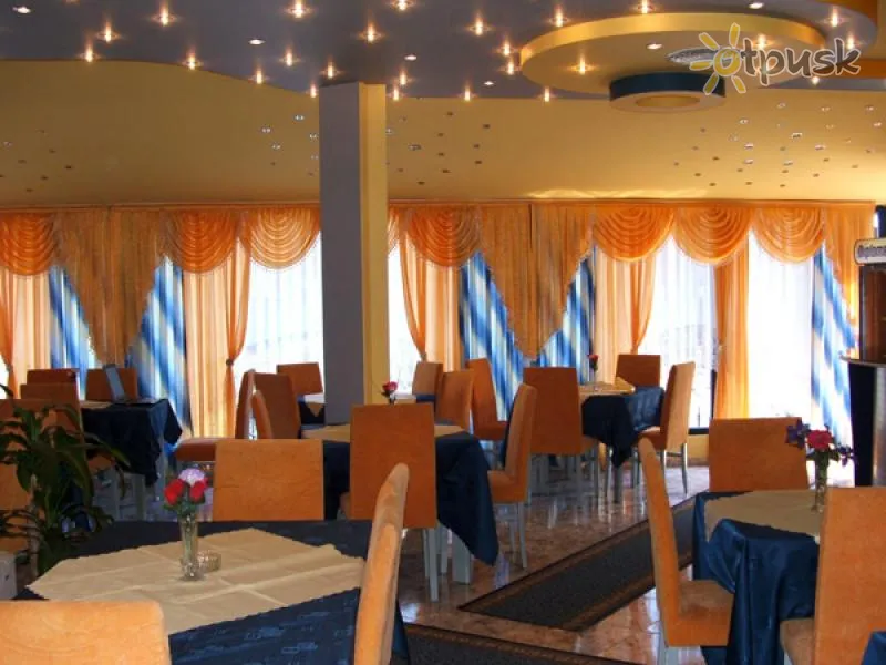 Фото отеля Royal Hotel Nessebar 3* Nesebaras Bulgarija barai ir restoranai