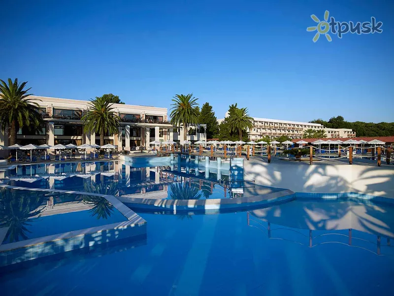 Фото отеля Roda Beach Resort & Spa 5* Korfu Graikija išorė ir baseinai