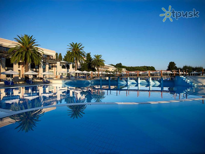 Фото отеля Roda Beach Resort & Spa 5* о. Корфу Греция экстерьер и бассейны