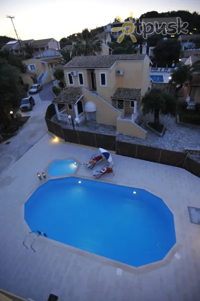 Фото отеля Saint Spiridon Hotel 2* Korfu Graikija išorė ir baseinai