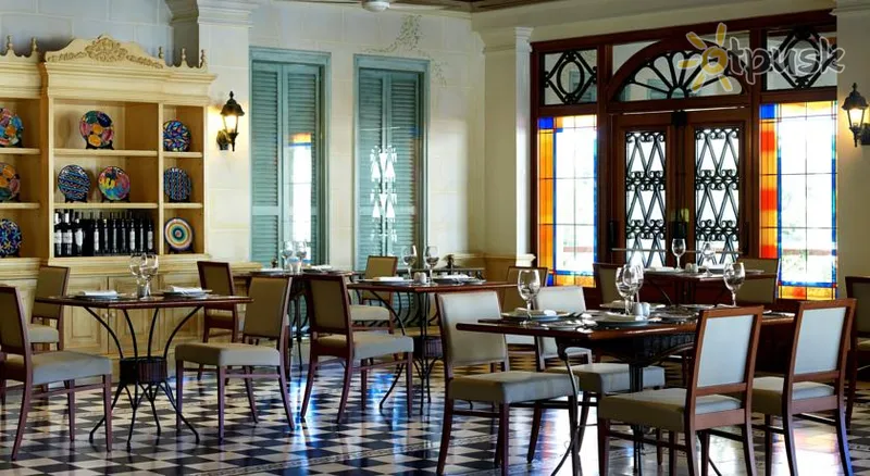 Фото отеля Hilton Cyprus 5* Nikosija Kipras barai ir restoranai