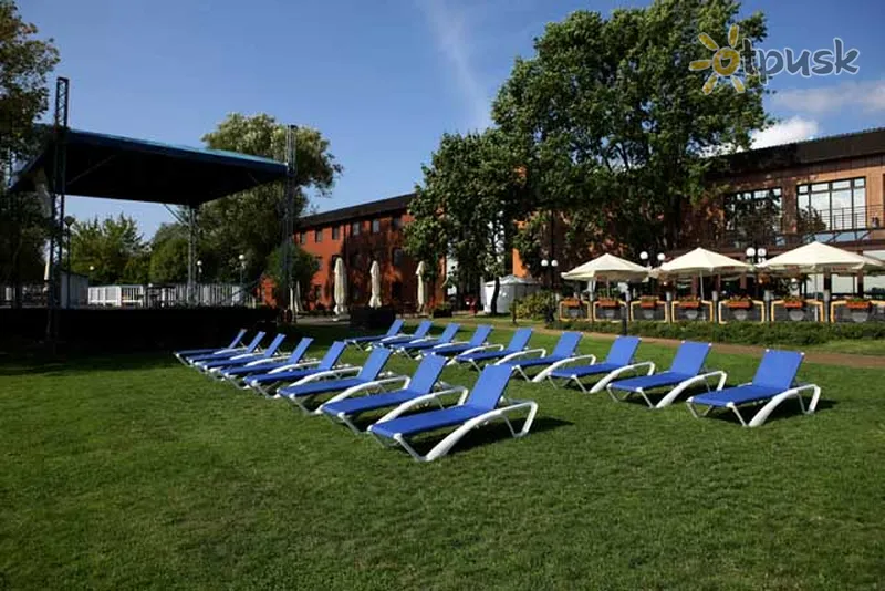 Фото отеля Hotel 500 Zegrze 3* Varšava Polija ārpuse un baseini