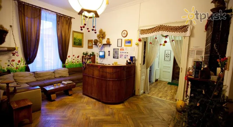 Фото отеля Old Ukrainian Home Hostel 1* Львів Україна лобі та інтер'єр