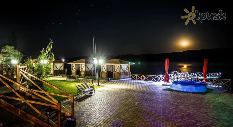 Фото отеля Річка 3* Кривий Ріг Україна екстер'єр та басейни