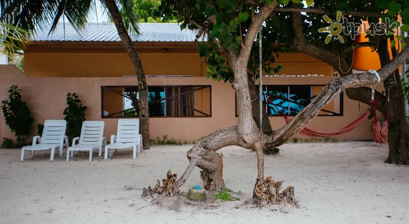 Фото отеля Holiday Lodge 3* Pietų Malės atolas Maldyvai išorė ir baseinai