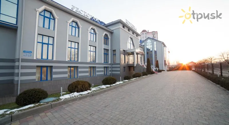 Фото отеля Ривьера 2* Ивано-Франковск Украина экстерьер и бассейны