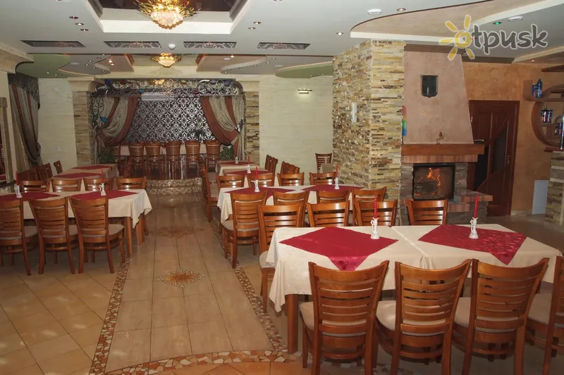 Фото отеля Вираж 2* Ужгород Украина - Карпаты бары и рестораны