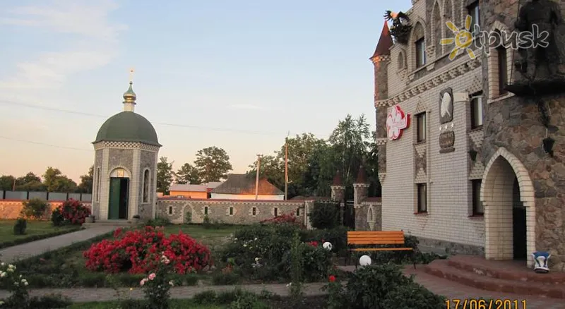 Фото отеля Замок 3* Хорол Украина экстерьер и бассейны