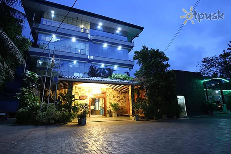 Фото отеля Panorama Hotel 2* Калутара Шри-Ланка экстерьер и бассейны