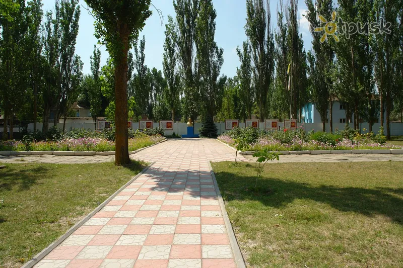 Фото отеля Детский лагерь Орленок 2* Арабатская стрелка Украина экстерьер и бассейны