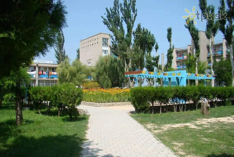 Фото отеля Азов 1* Арабатська стрілка Україна екстер'єр та басейни