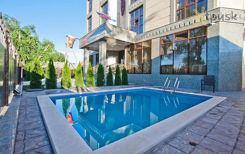 Фото отеля Discovery Hotel 4* Biškekas Kirgizija išorė ir baseinai