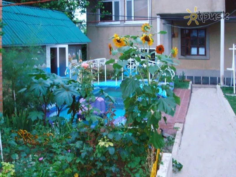 Фото отеля Лунный цветок 2* Бердянск Украина экстерьер и бассейны