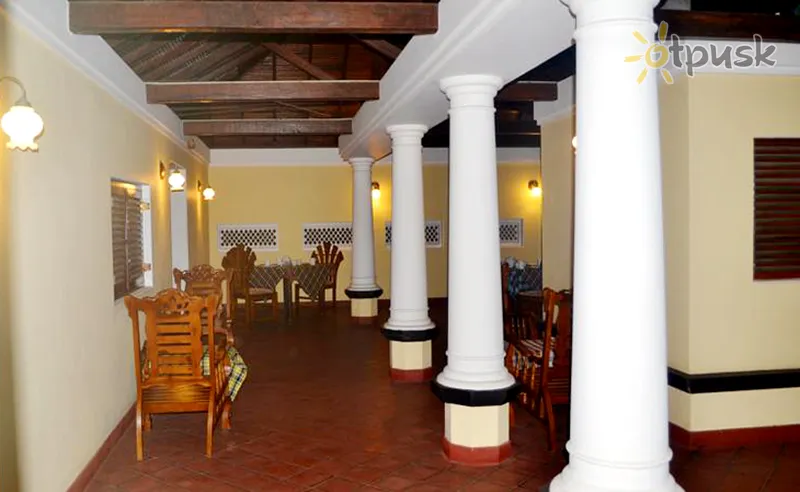 Фото отеля Blue Swan Inn 2* Унаватуна Шри-Ланка бары и рестораны