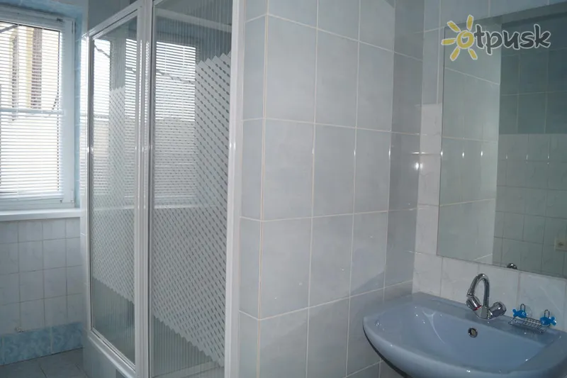 Фото отеля Vira Hostel 1* Львов Украина номера