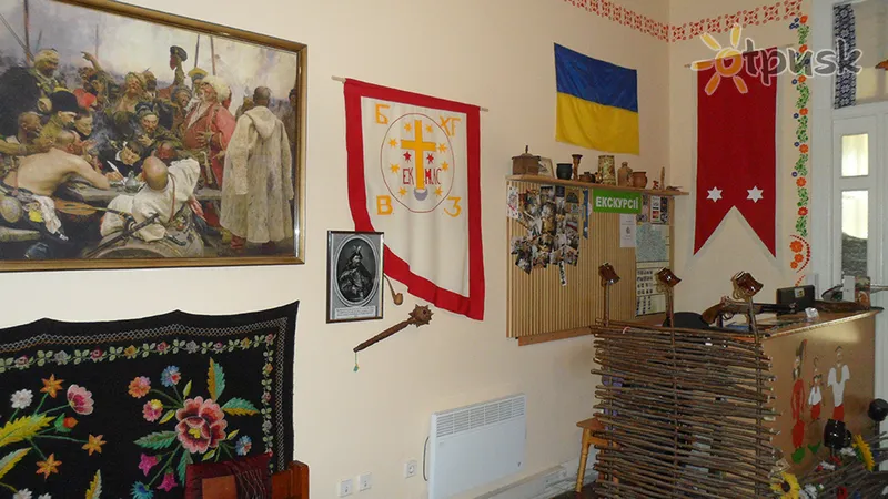 Фото отеля Cossacks Hostel 1* Львів Україна лобі та інтер'єр